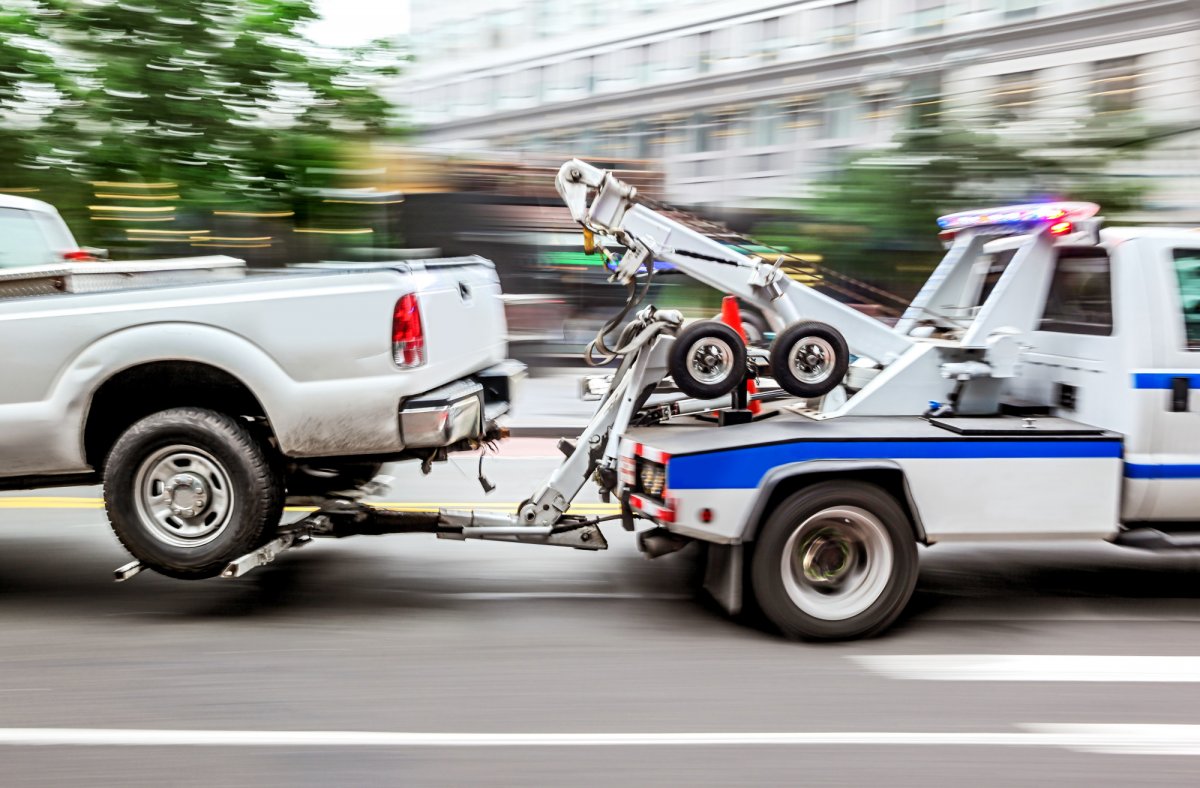 Towing service for vehicles involved in collisions