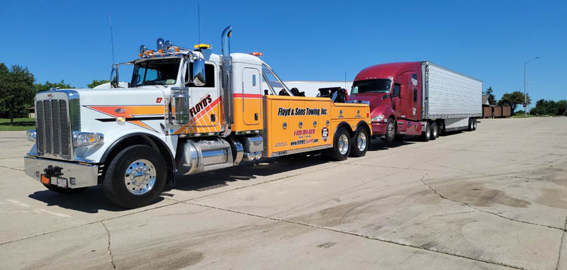 Heavy-duty towing service for trucks and buses
