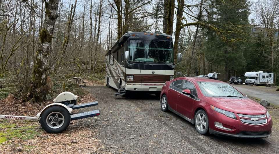 Towing Service For Cars With Flat Tires Made Easy